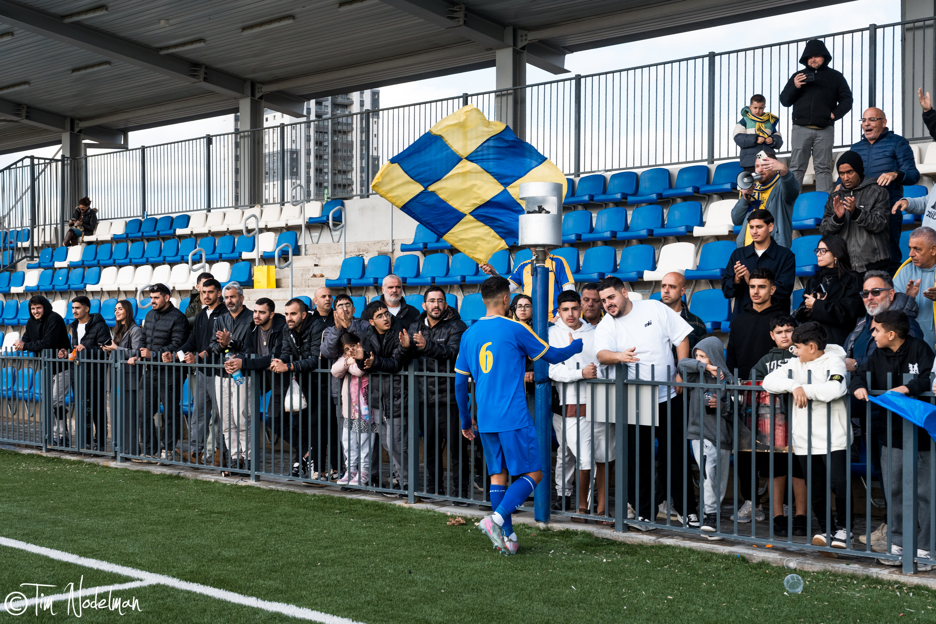 רצו לחגוג עם הקהל (טים נודלמן)