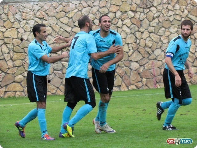 ישחקו ביום א'. שחקני אחי איכסל (צילום: אחמד עזאיזה)