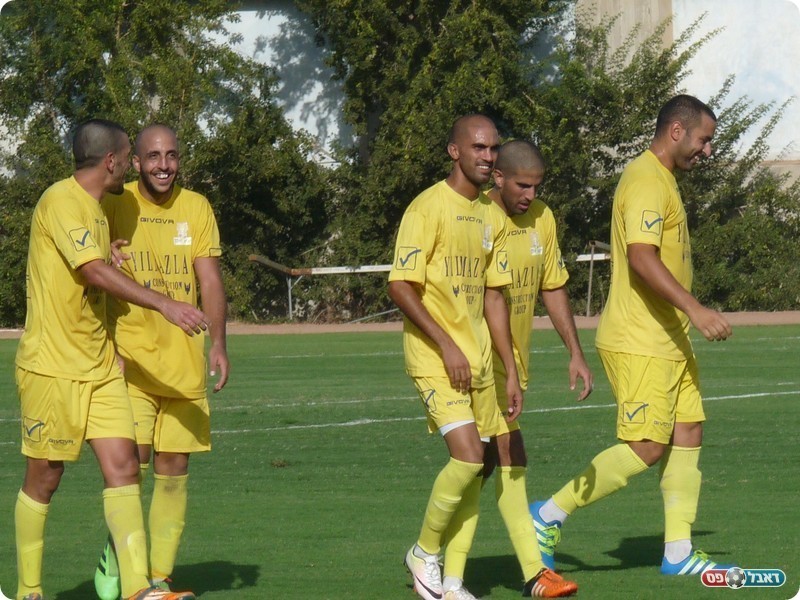 מוליכים את הליגה. הפועל חולון (אלי שמואלי)