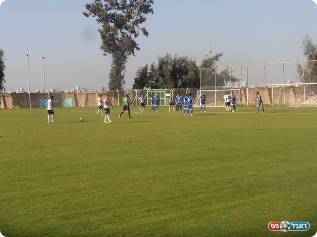 איכסל בניסיון לכבוש (דור היקה)