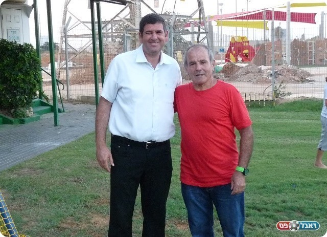 הבטיח לתמוך. ברודני וגיני