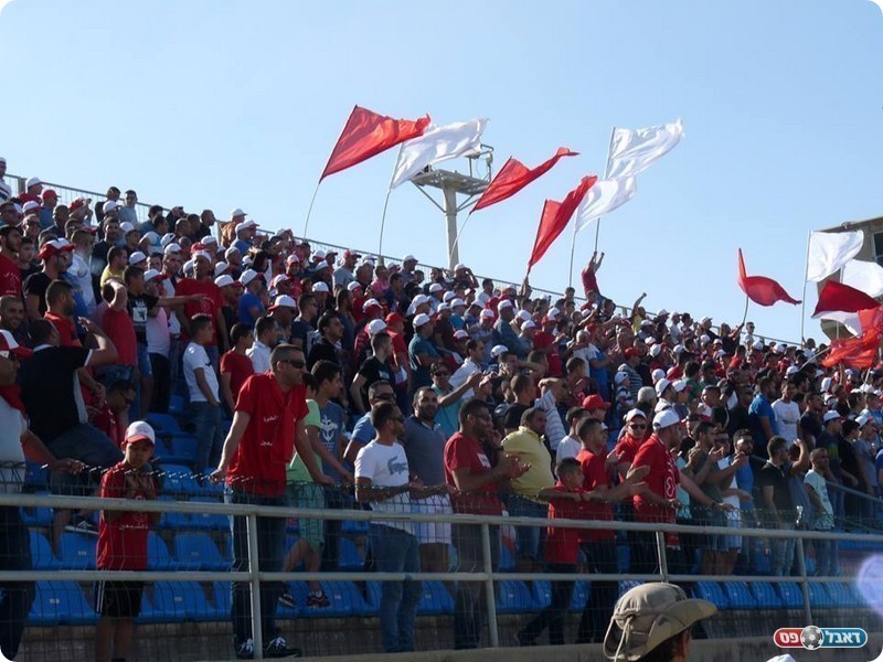 יבואו בהמוניהם. אוהדי טירה (אלי שמואלי)