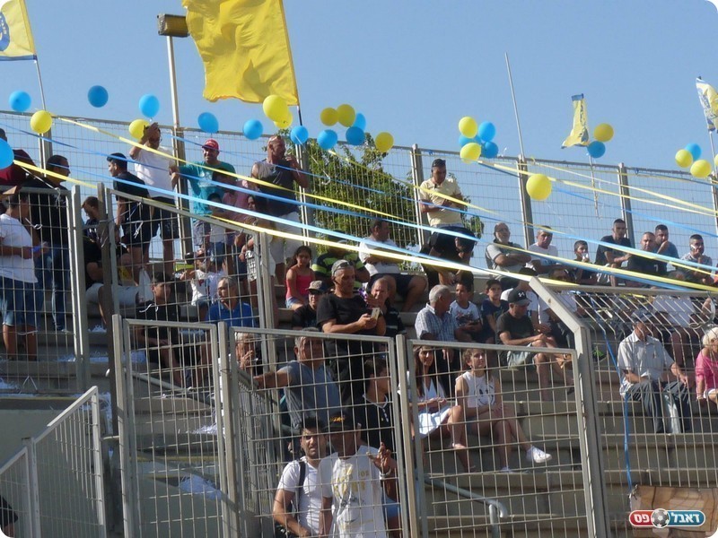 אולי בדרבי הבא. אוהדי לזרוס (אלי שמואלי)