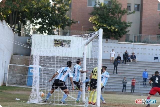 הכדור ברשת (וואסים מוואסי)