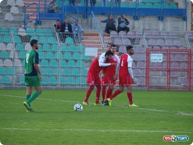 שחקני א.א. פאחם חוגגים את השיויון (דאפר מחמיד)