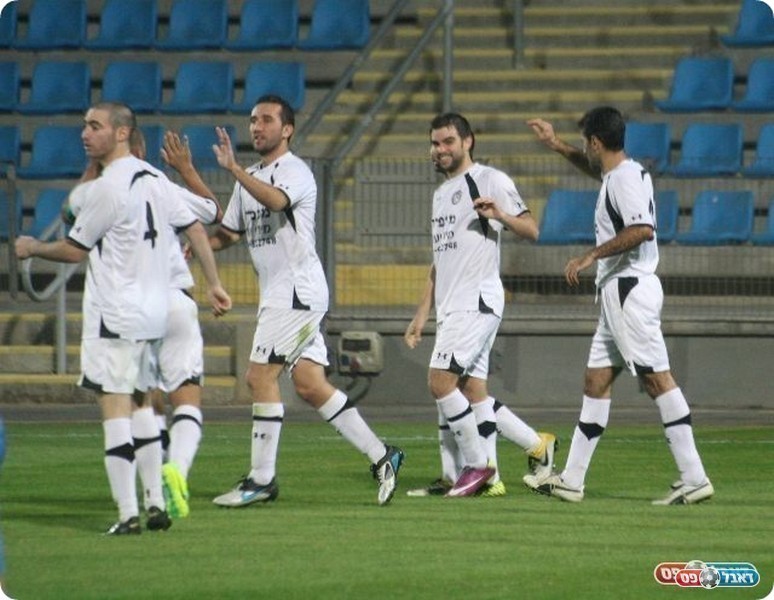 יחייכו גם בדרבי? שחקני מכבי עכו (מיכאל פישנזון)