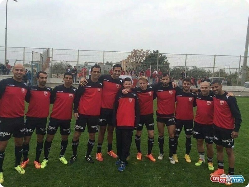 פותחים פער. שחקני מ.ס. חיפה (פייסבוק עיר הפועלים)