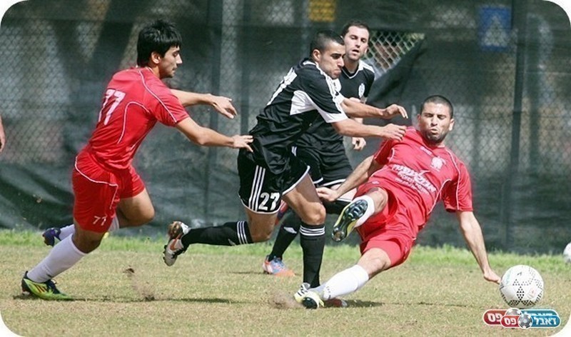 יכבוש לכבוד יום ההולדת? אבשלום דוד (בשחור במרכז) (לירן דורף)