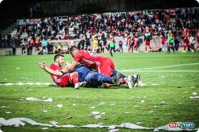 בהאא חליל על הדשא (וואסים מוואסי)