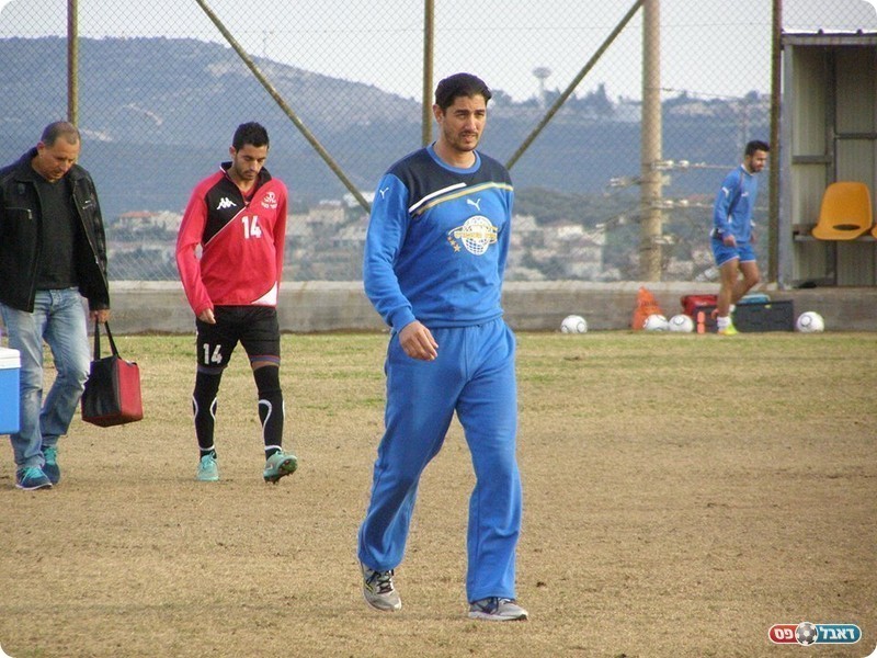 הפסד ליגה שני העונה. מאמן הפועל כפר כנא, פאיד חסון (אמיר שיבי)