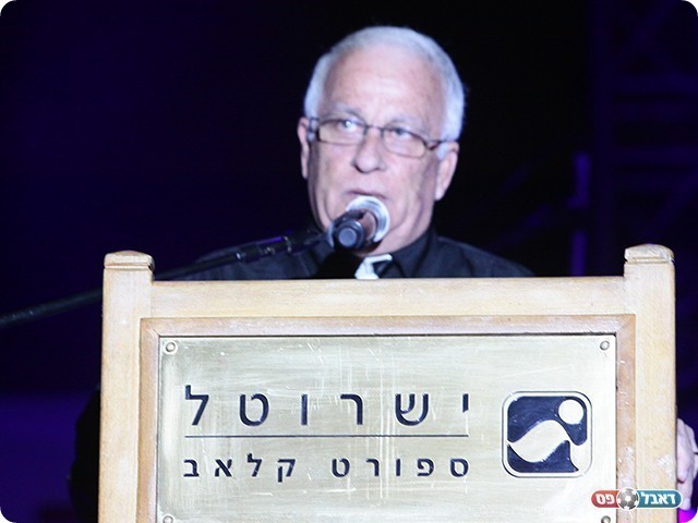 מנחה הטקס מוטי חביב (צילום: שלומי גבאי)