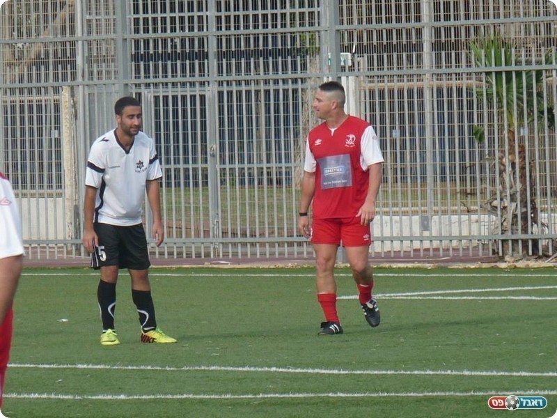 שלושער שלישי העונה. פליקס חלפון (אלי שמואלי)