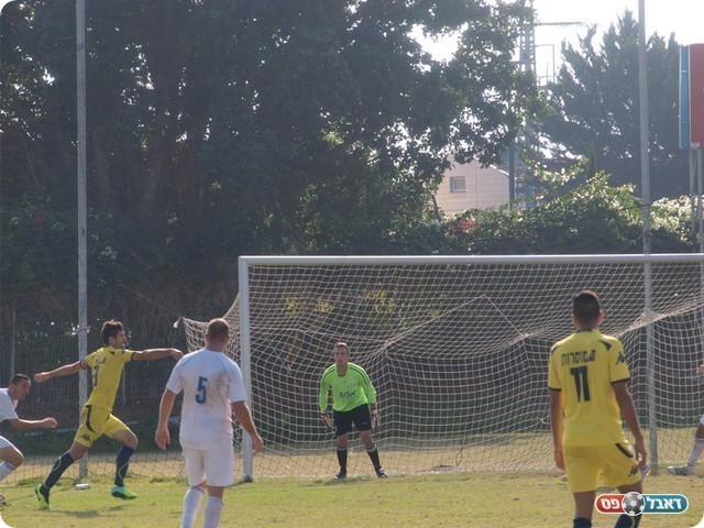 איזו החמצה. פחימה בועט (צילום: אלון יהודיוף)