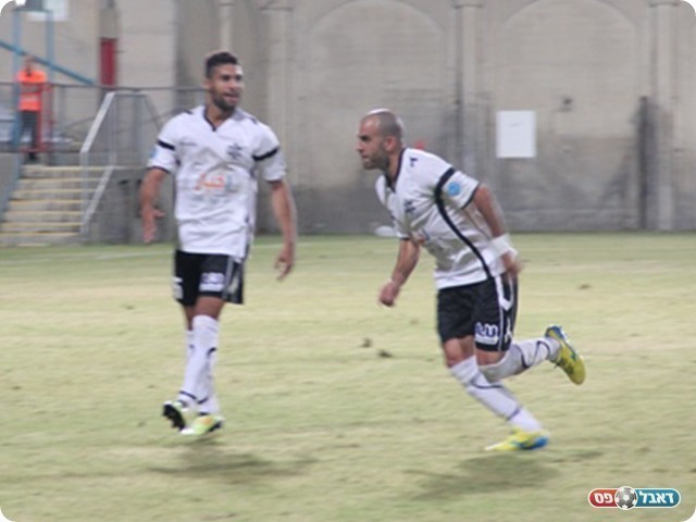 האדיה חוגג שער אדיר (צילום: מוחמד חאדר אניס)