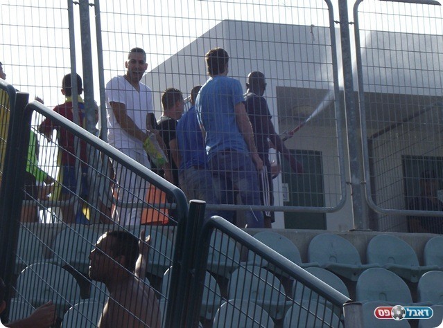 כל הרע בכדורגל הישראלי יצא החוצה. הזרנוק (צילום: אלירן ברנשטיין)