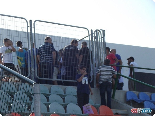 האבטחה שבאה לחצוץ (צילום: אלירן ברנשטיין)