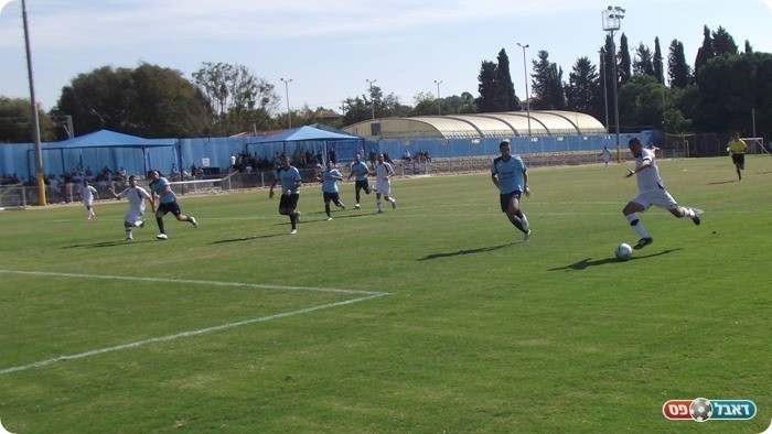 עזרא בועט חלש