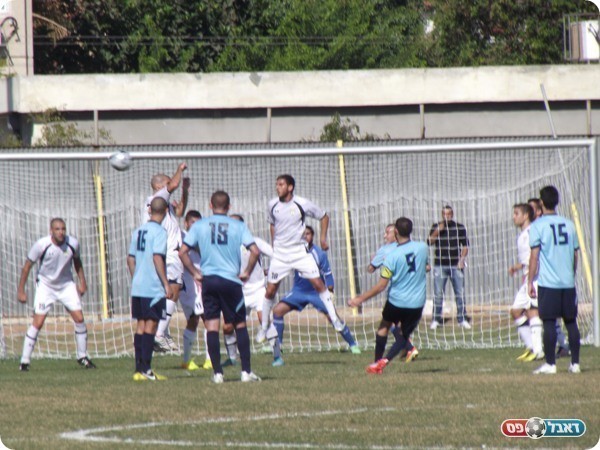 זגר בועט סמוך לקורה