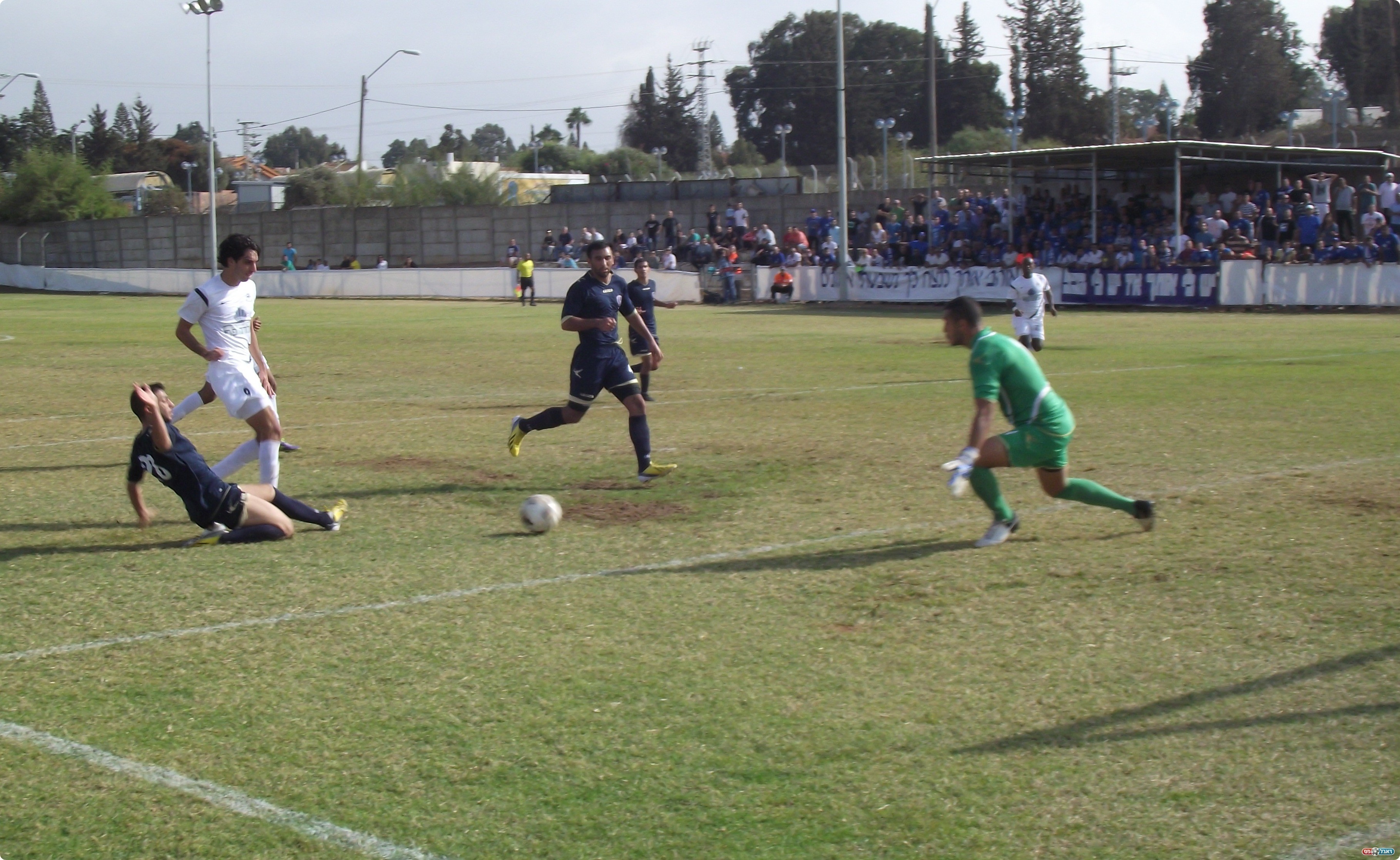 בדש בועט חלש לידיו של אוחיון