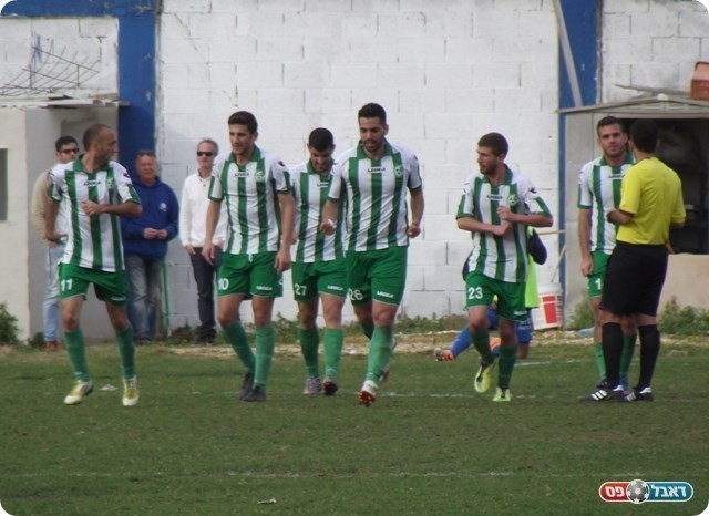 נווה וחבריו חוגגים את השיוויון