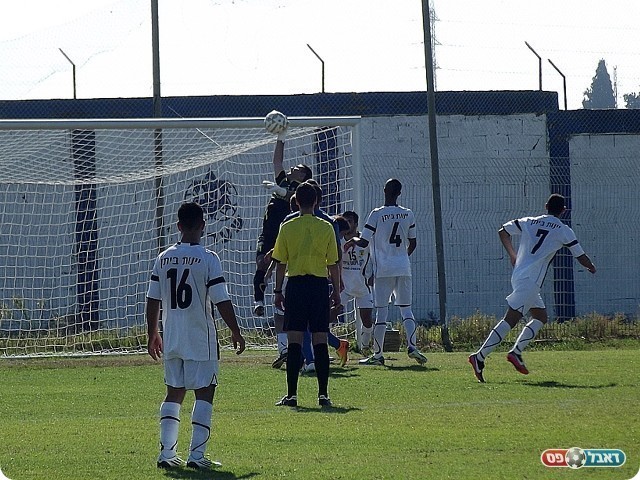 שעריים התעוררה. סמדג'ה בפעולה (צילום: אייל אורן)