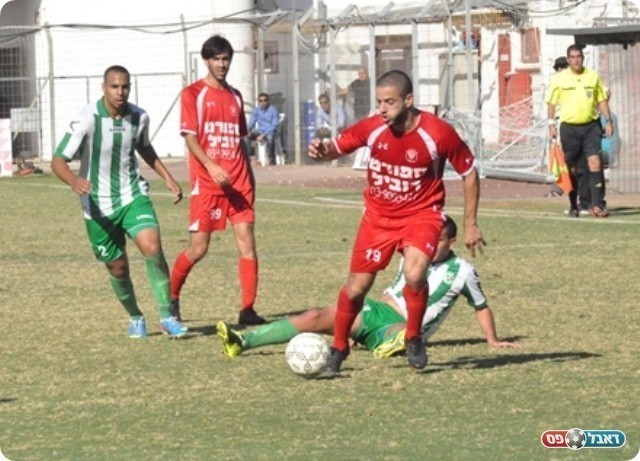 התחנך אצלו. פרג' (צילום: מוחמד חאדר אניס)