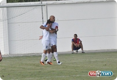 מהפך. חוגגים עם סימן טוב (צילום: מוחמד חאדר אניס)