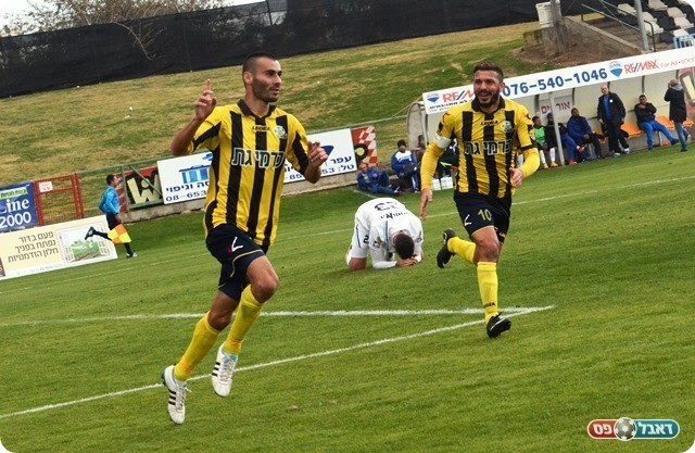 שער במשחק הבכורה. שריקי חוגג (ולדי מויסייב)