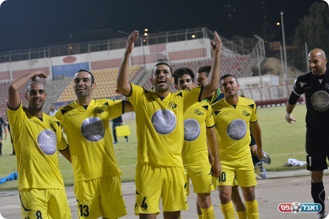 וממשיכה לחגוג (צילום: ולדי מויסייב)