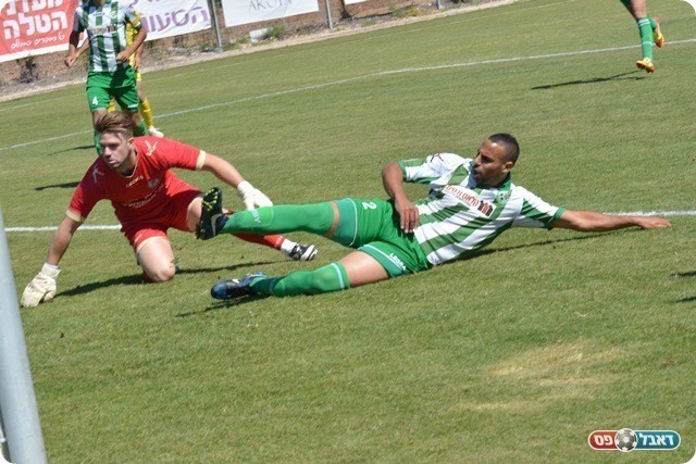 שער מהיר נוסף. לוי דוחק לשערו (ולדי מויסייב)