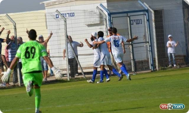 וחוגגים (צילום: ולדי מוסייב)