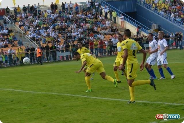 שער ברגע קריטי. המצמק של אלקבץ (צילום: ולדי מוסייב)