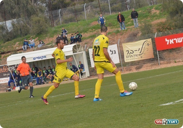 סגר עניין. פורת בדרך לרביעי (צילום: ולדי מויסייב)