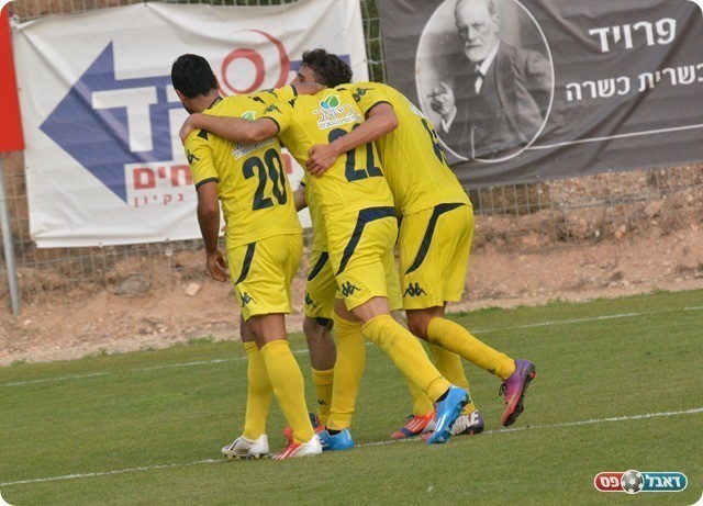 וחוגג (צילום: ולדי מויסייב)