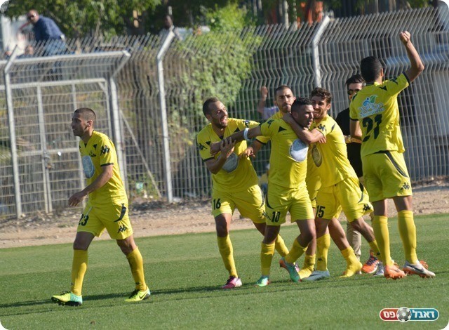 התפרצות הר הגעש. חוגגים עם משה (צילום: ולדי מויסייב)