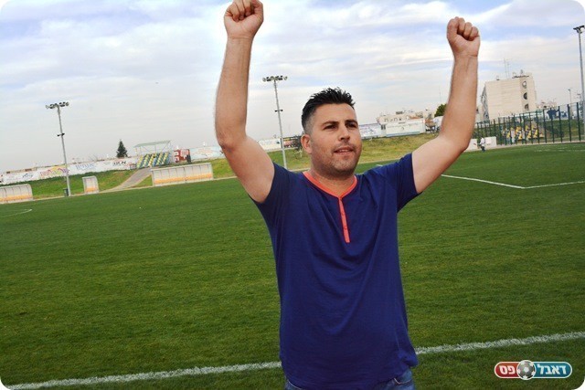 זדה, יראה את המשחק מהיציע(צילום:ולדי מוסייב)