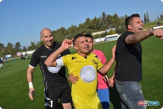 זדה ומשה בשישי, החזיר את החלוץ לחיים(צילום:ולדי מוסייב)