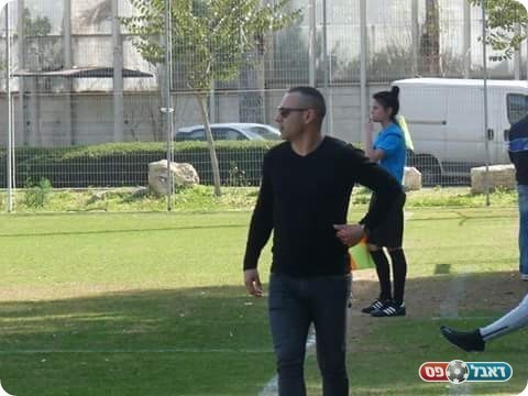 יחפש את הניצחון במשחק אחר. מאמן עמישב, אודי כבודי (אלי שמואלי)