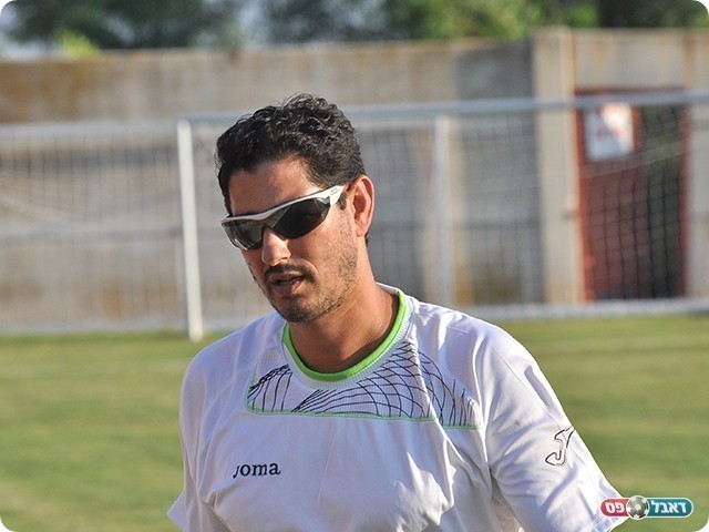 מאמן הפועל דלייה פאיד חסון (צילום: קובי פורטל)