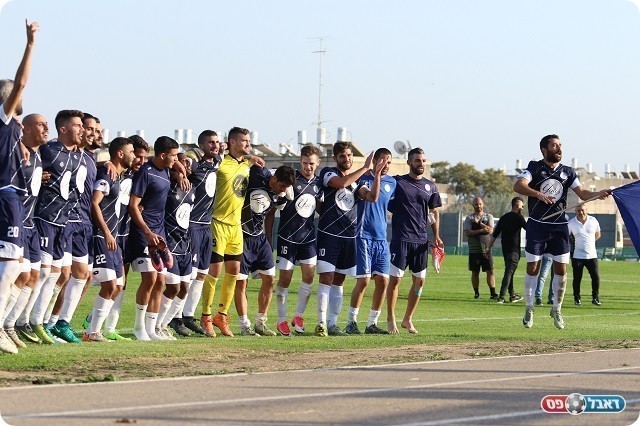 שחקני טבריה בסיום (עודד חסין)