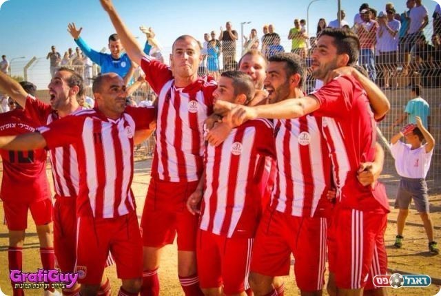 עודד חגיגות (גרפיגיא)