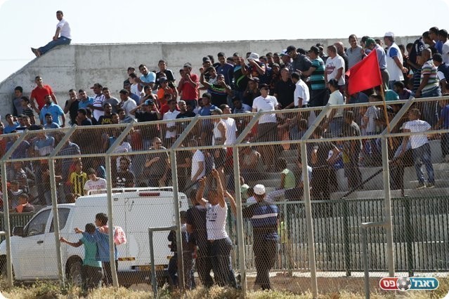 אווירה יוצאת מן הכלל. האוהדים (עבדאללה אזברגה)