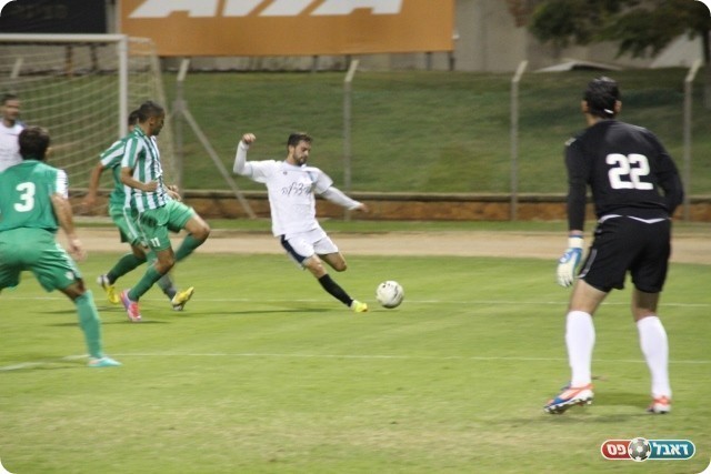 איש המשחק של טבריה. ברז'יק בפעולה (צילום: עודד חסין)