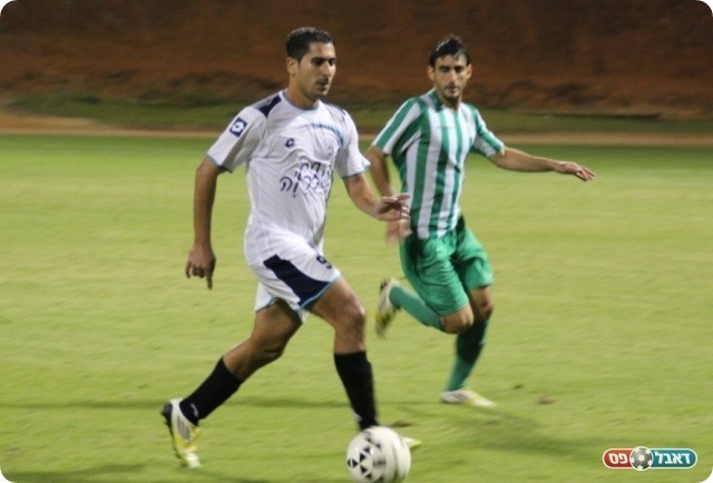 מי שלא כובש - סופג. עמר (צילום: עודד חסין)