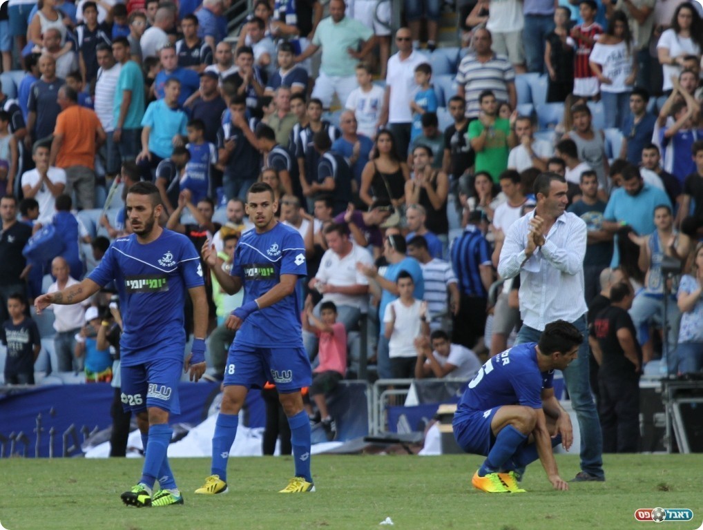 לחזור למסלול הניצחונות. שחקני הפועל פ"ת (קובי רוזן)