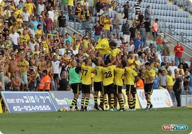 יגדילו את הפער בצמרת. שחקני נתניה (צילום: קובי רוזן)