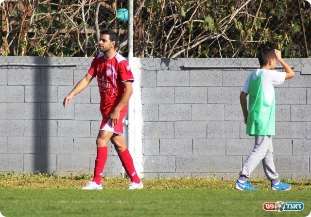 נראה עצבני. סרסור לאחר האדום (תאמר סרסור)