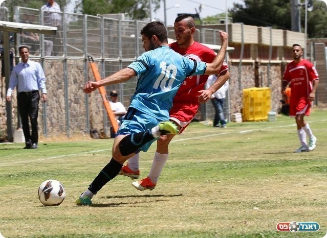 רק קבוצה אחת על המגרש. אורן כהן (עבדאללה אזברגה)