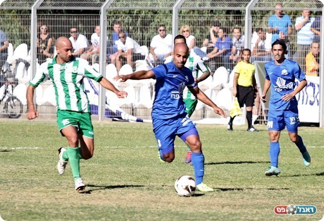 לא כובש שערים טבעי. שן מול ברק ורד (צילום: קובי רוזן)