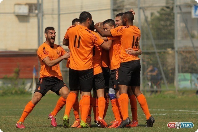 צמד מהמם. מחנה חוגגת (קובי רוזן)